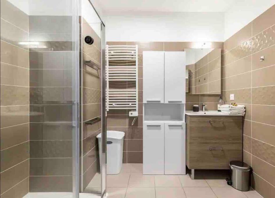 Logement Moderne Luxueux Parking Ac Cote De La Mer Niza Exterior foto